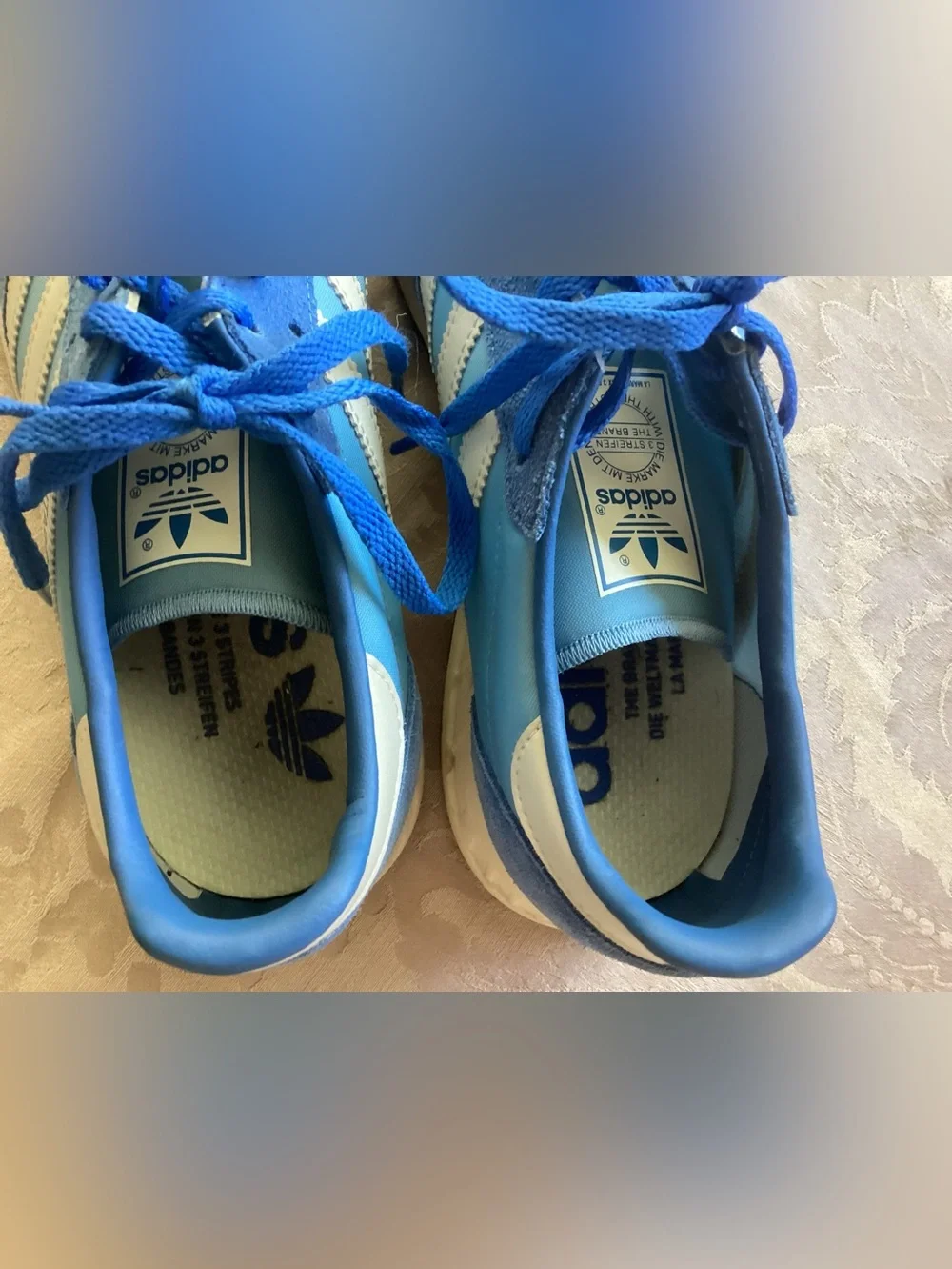 adidas Unisex TRX Vintage Light Blue & White Retro Runner (Mens 8/ women’s 10)